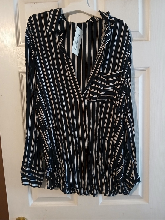 Impressions Tops - Womens NWT Striped Black/white Button Down Size Large